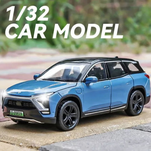 1:32 blue SUV diecast toy car model with detailed body and black wheels