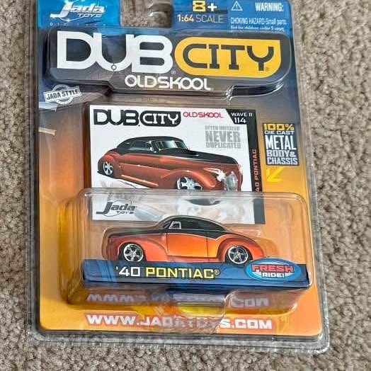 DubCity diecast 1940 Pontiac Nutley NJ car in blister package