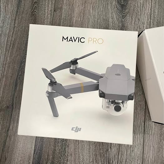 Mavic Pro drone box with quadcopter and camera illustration