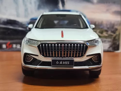 White 1:18 diecast sedan model, front grille, emblem and headlights
