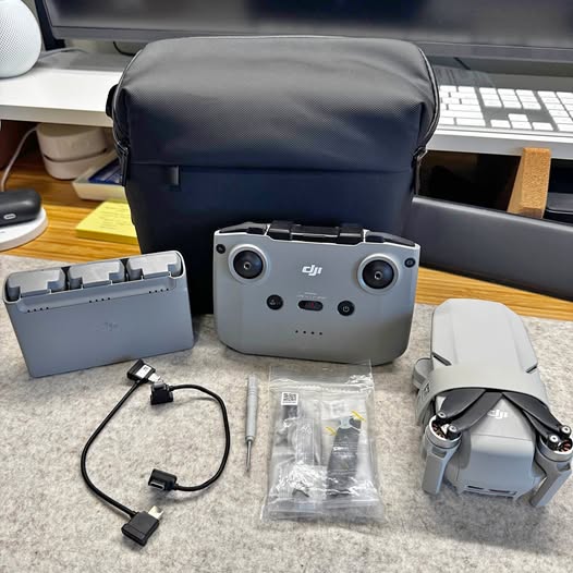 DJI Mini 2 drone accessories kit with storage case