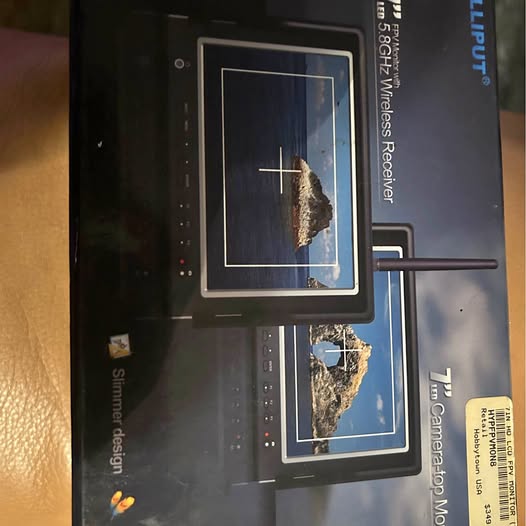 Drone wireless receiver monitor with two displays