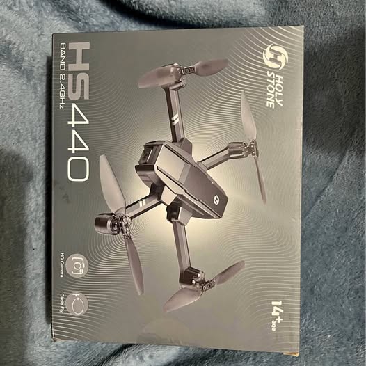 HS440 drone retail box with illustrated quadcopter and propellers