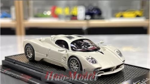 Pagani Utopia 1/43 resin diecast model car, white, front three-quarter view