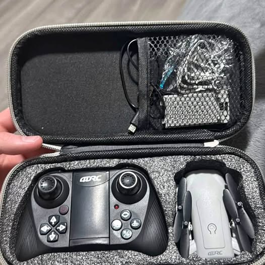 Nocchi MINI 4D-V9 drone controller and drone with cable in hard case