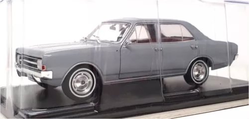 Hachette 1/24 diecast car, 1967 Opel Rekord C 1900 L, grey, front 3/4 view