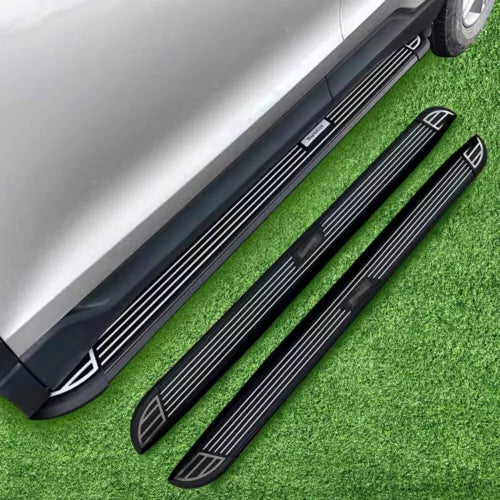 Diecast car side step bars with chrome grille detail