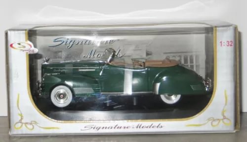 Green 1:32 diecast convertible car in display box with front view