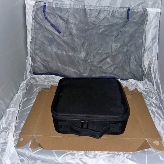 DJI Mavic Air drone carrying case, black hard-shell with zipper and handle