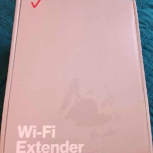 Wi-Fi extender box with Wi-Fi Extender text