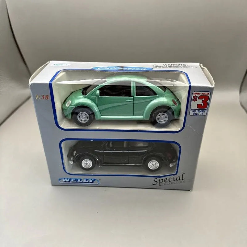 1:38 diecast Beetle car set in box, green and black cars