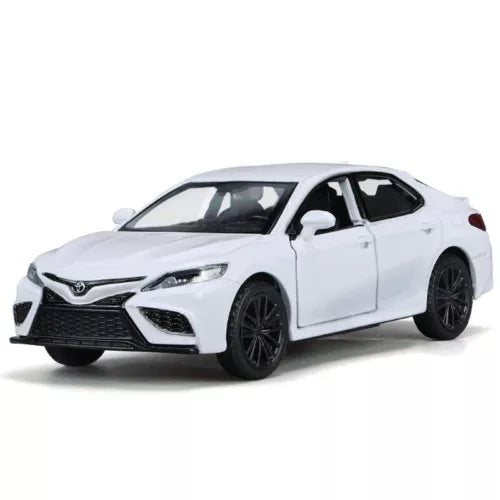 1/36 scale Toyota Camry XSE diecast model car, white 2-door with black wheels