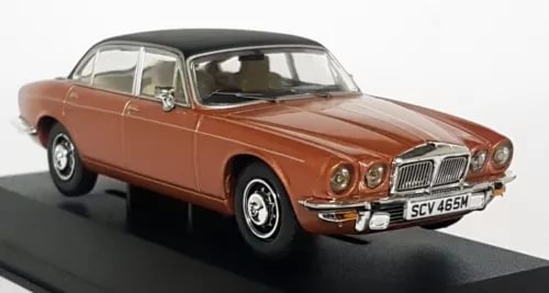 Coral diecast model car, front three-quarter view with chrome grille and wheels