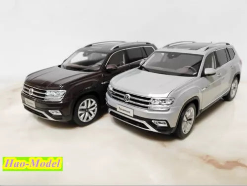 1:18 VW SUV diecast metal model cars, dark and white, front view