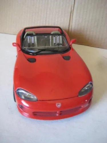 Bburago diecast Dodge Viper RT/10 convertible toy car, red, front view