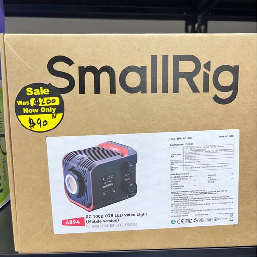 SmallRig RC 100B COB video light retail box with product image and spec label