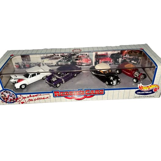 Hot Wheels Reggie’s Cars boxed diecast set with multiple car models in clear tray