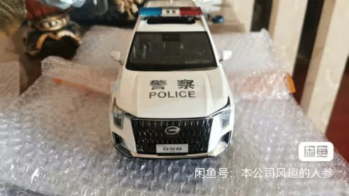 1:18 diecast police car model, white front with POLICE lettering and grille
