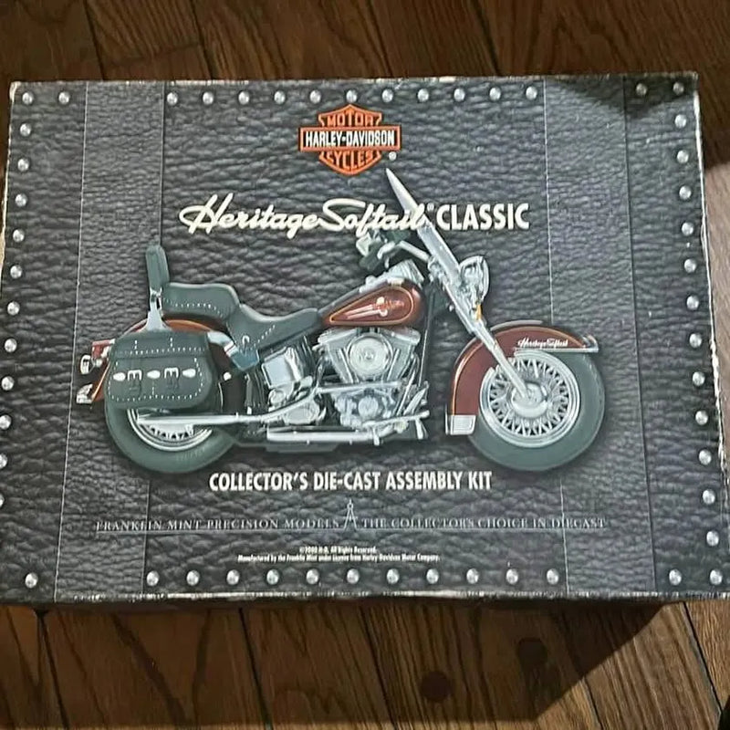 Harley-Davidson Heritage Softail Classic die-cast assembly kit box