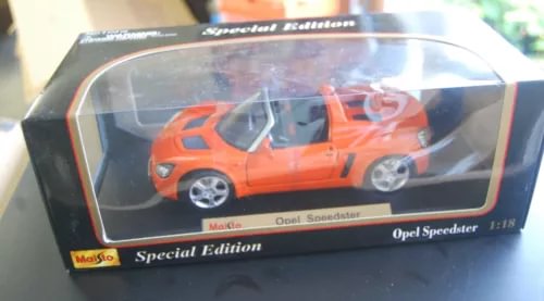 Orange 1:18 scale Opel Speedster diecast car in display box, Special Edition
