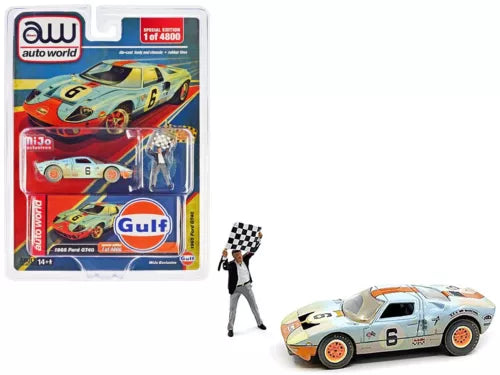 1:64 metal diecast Gulf 1965 Ford GT40 model car with standing figure