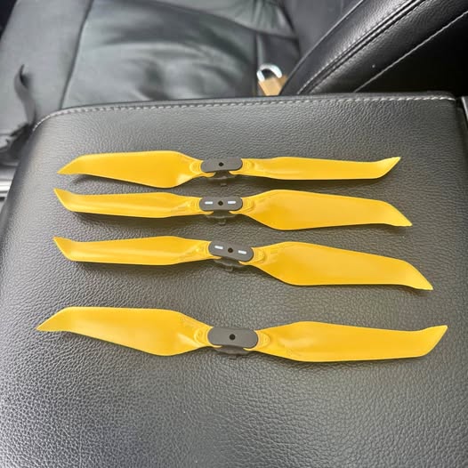 Dji Mavic 2 stealth propeller set, yellow blades with black hubs