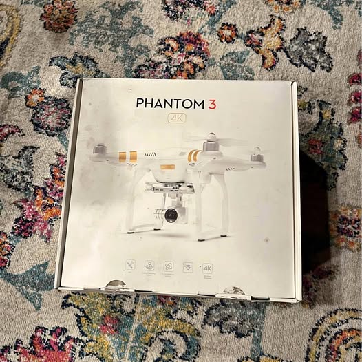DJI Phantom 3 4K drone box cover with Phantom 3 text and drone diagram