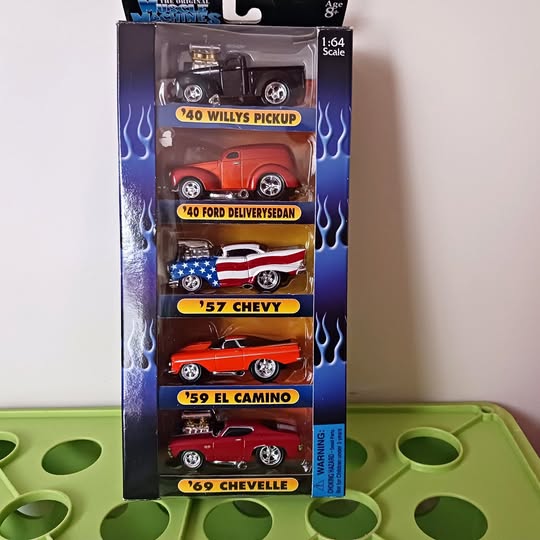 Diecast car set box with six 1:64 miniature vehicles in blister display