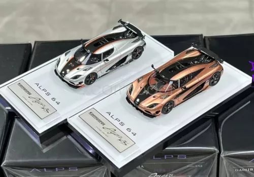 1:64 scale racing sports car model set with silver and bronze diecast cars
