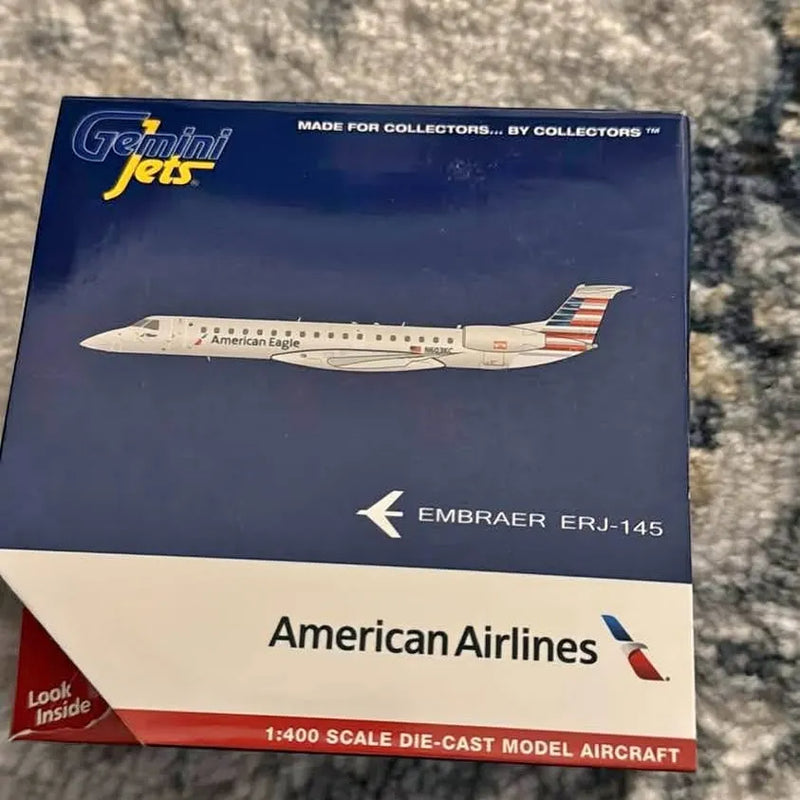 American Airlines Embraer ERJ-145 1:400 die-cast model aircraft box
