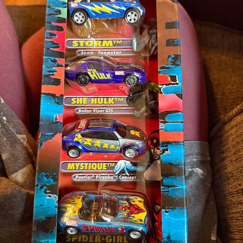 Maisto diecast 4-pack toy cars in box, 1:64 scale, multicolor