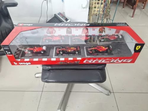 Bburago 1:43 diecast Formula 1 6-pack display box with six racing car models