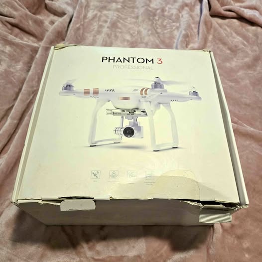 DJI Phantom 3 Professional drone box with drone illustration and branding