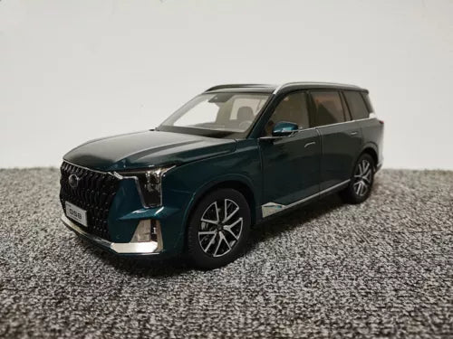 1:18 GAC Trumpchi GS8 diecast car model in dark green with alloy wheels