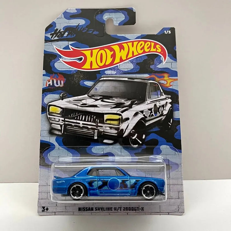 Hot Wheels 1/5 die-cast Nissan Skyline model car, blue with black wheels