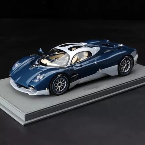 1:32 blue Pagani Utopia diecast sport car model with detailed wheels and clear windshield