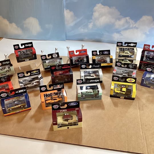 1:64 scale diecast muscle car set, cars in retail boxes