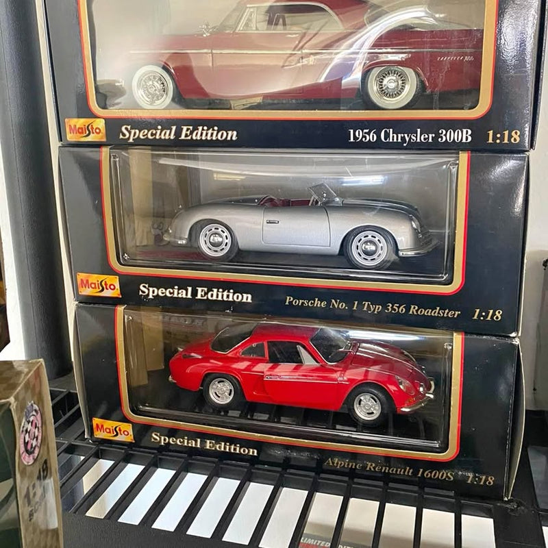 Maisto 1:18 diecast car model in box, gray classic coupe with chrome wheels