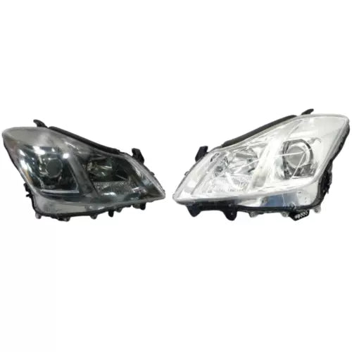 Diecast taxi front headlight set with clear lenses and black housings