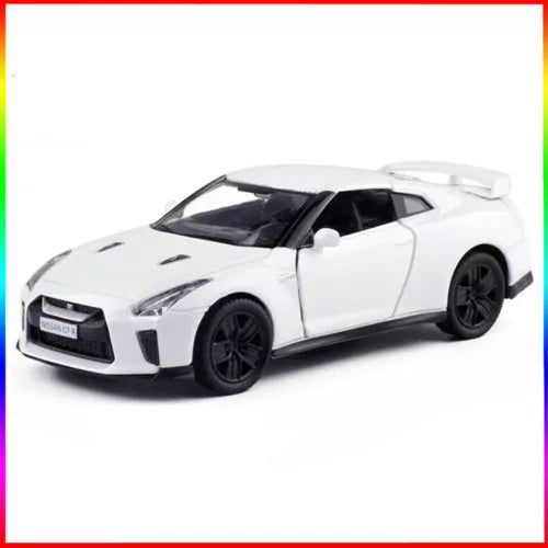 1:36 Nissan GT-R R35 white diecast model car, front 3/4 view, pull-back toy