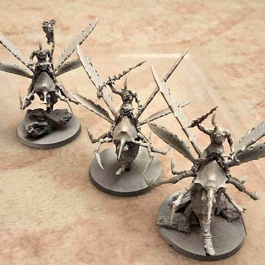 Plague drone miniature set with spiked rotors and round bases