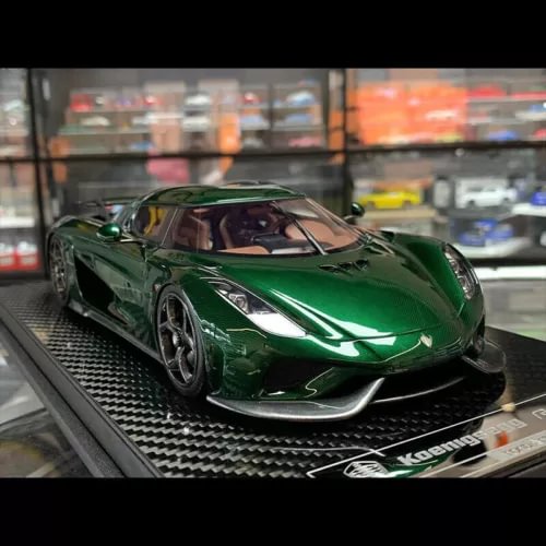 1:18 scale green diecast sports car model with carbon-style details and front aero