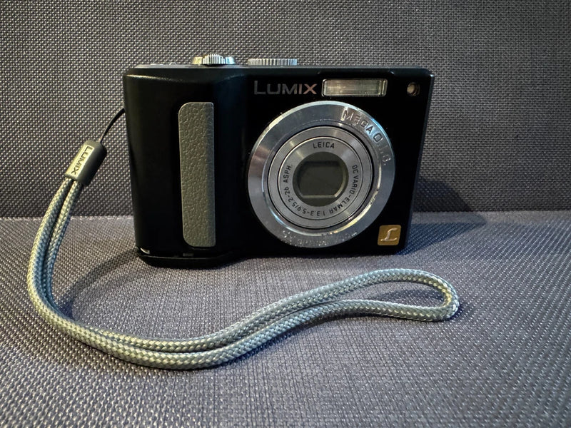 Panasonic Lumix DMC-LZ8 Silver Digital Camera 8.1 MP PARTS OR REPAIR NO RETURNS