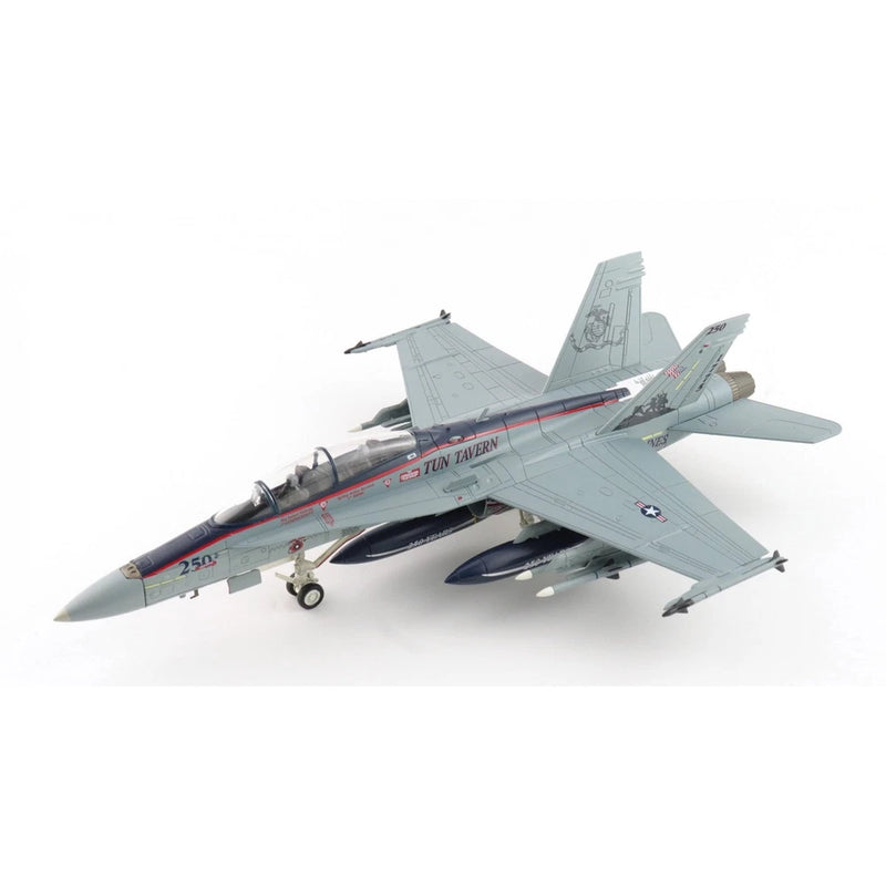 1:72 F/A-18D Hornet model aircraft, gray with red stripe and US Marines markings