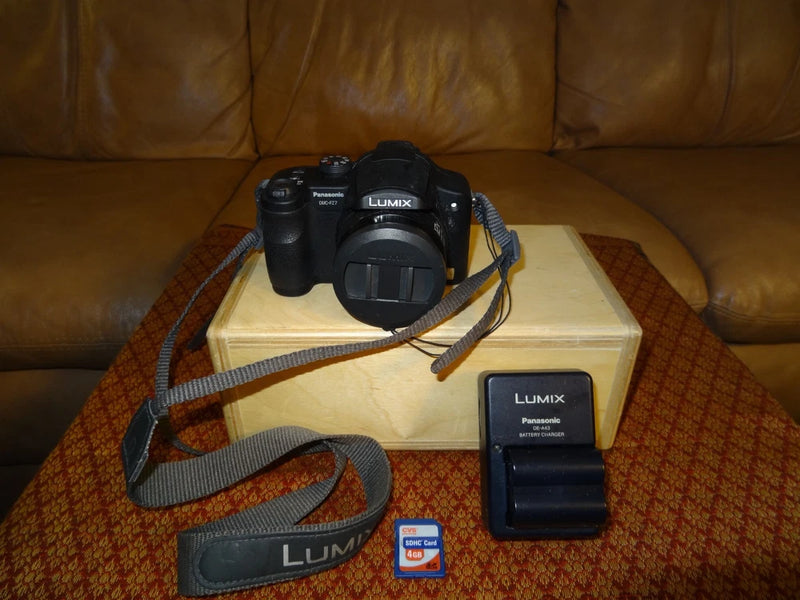 Panasonic Lumix DM-FZ7 6.0MP w/Neck Strap +Battery +Charger +4GB Memory Card