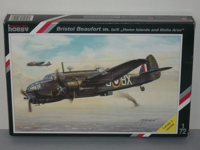 Bristol Beaufort Mk. Ia/II model kit box with aircraft artwork and 1/72 scale