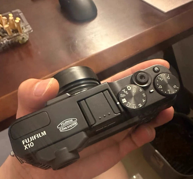 Fujifilm X10 Digital Camera Black (Preowned)