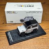 AR BOX 1/64 Scale Land Rover Defender 90 2015 Silver Diecast Alloy Model Car