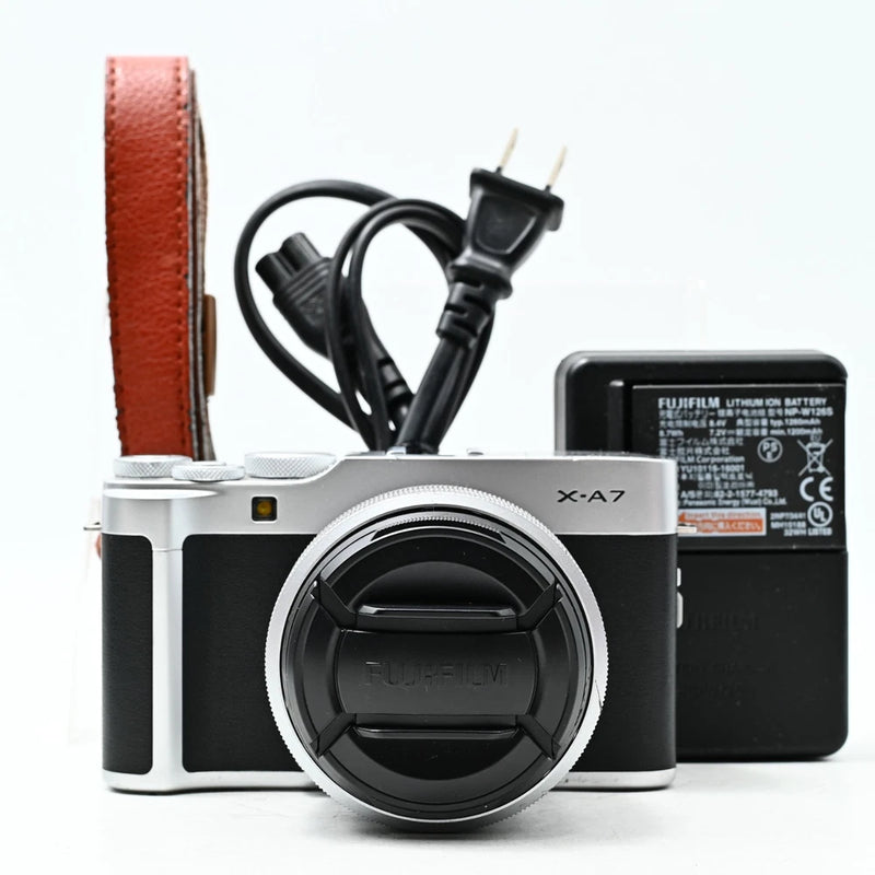 Fujifilm Fuji X-A7 24.2MP Silver with XC 15-45mm Lens Kit [Near Mint]