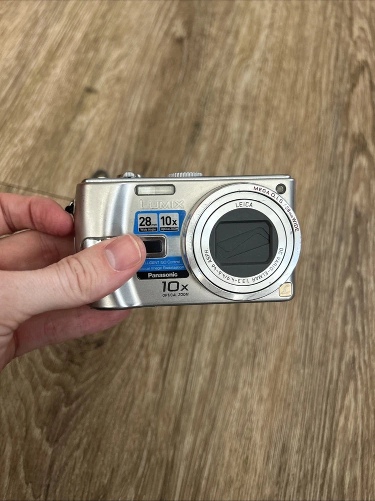 Panasonic Lumix DMC-TZ3 7.2MP Digital Camera Silver As Is